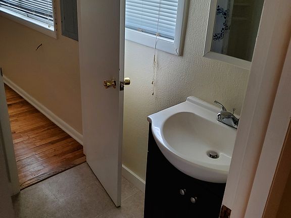 5th image of 223 S West St #D
