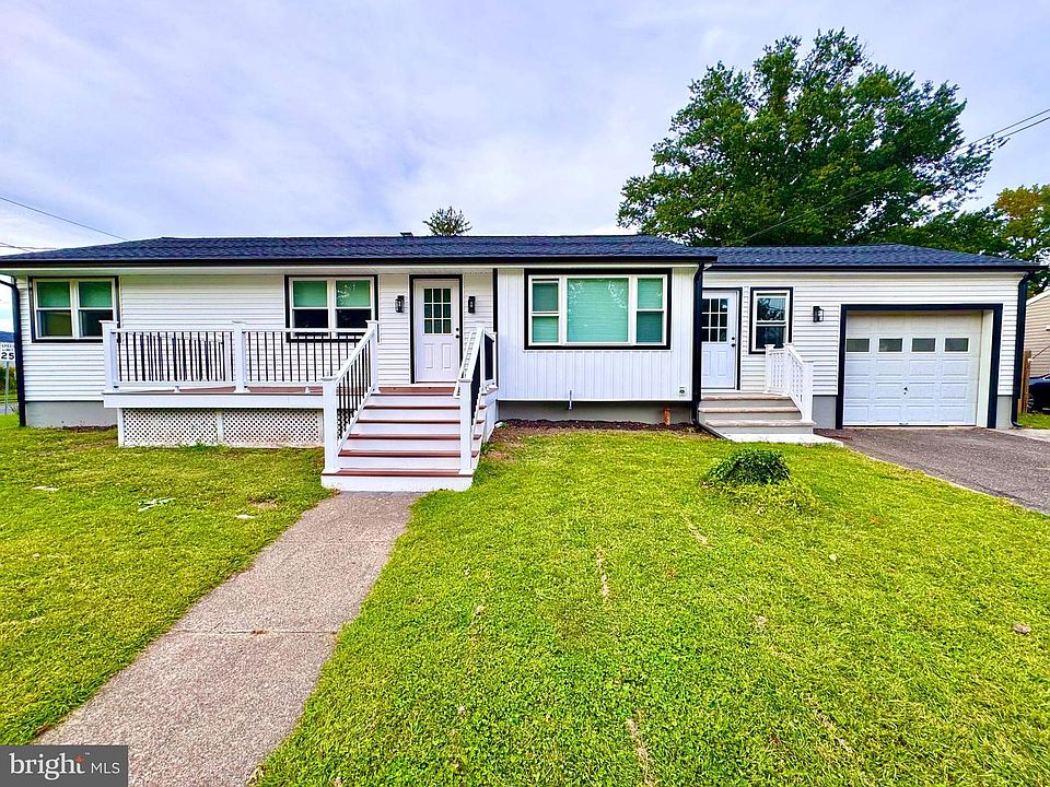 1st image of 14 Hartman Dr