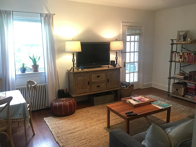 605 N Irving St #23 — Photo 22
