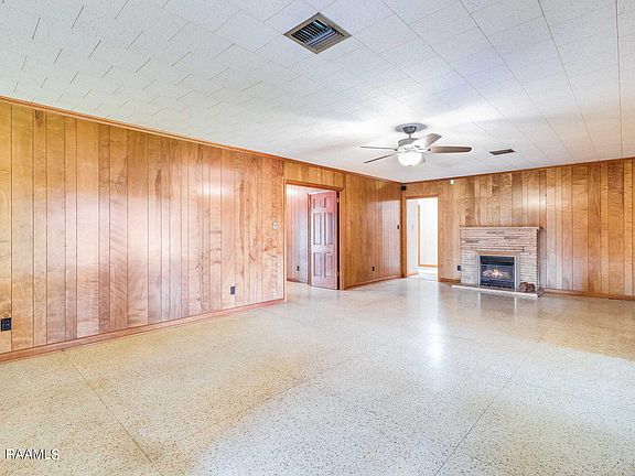 4th image of 909 Robert Lee Cir