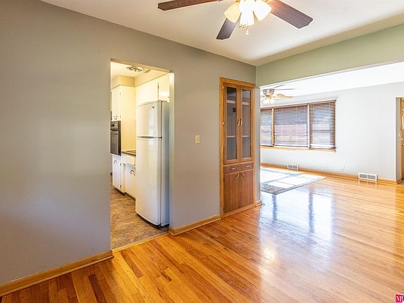 4th image of 2431 S 38th St