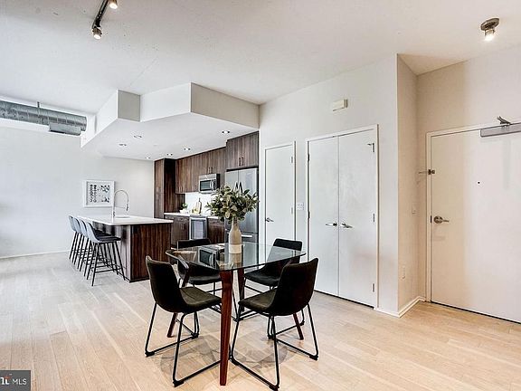 5th image of 3409 Wilson Blvd Unit 504