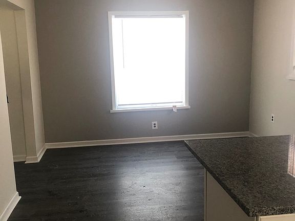 5th image of 15052 Artesian Ave