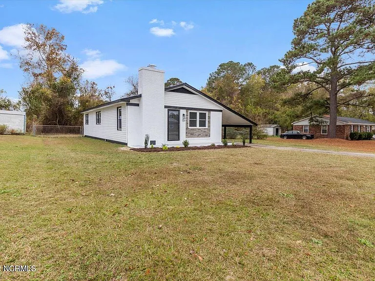 120 Erik Dr — Photo 4