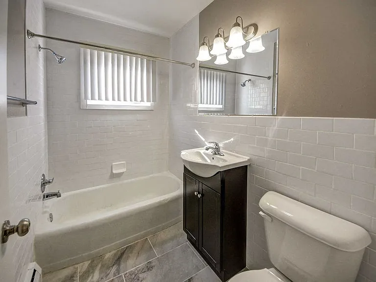 Whittier Flats - 3023 Pleasant Ave