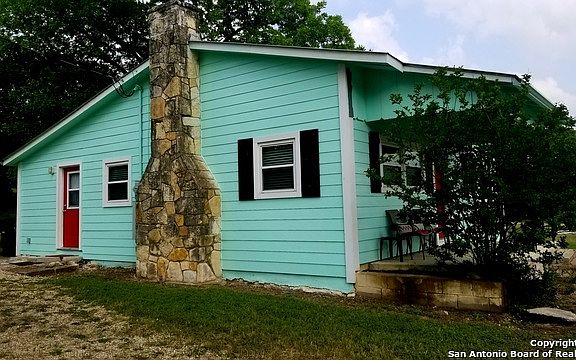 4th image of 12812 State Highway 16 N