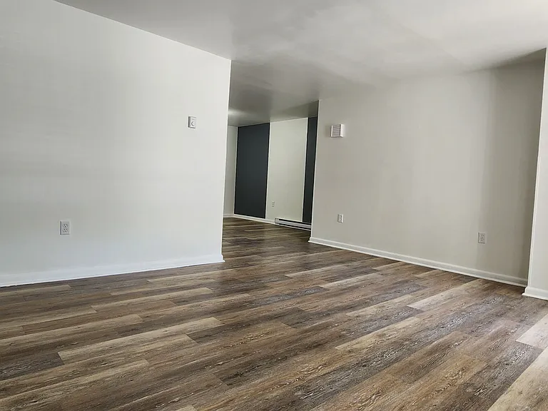 595 Orange St — Photo 2