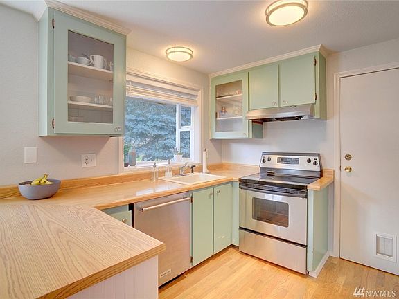 2nd image of 14220 80th Ave NE