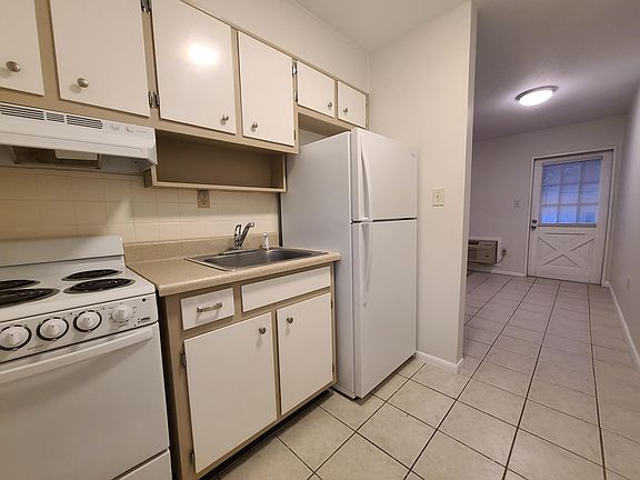 2nd image of 104 Alder Ave SE #2