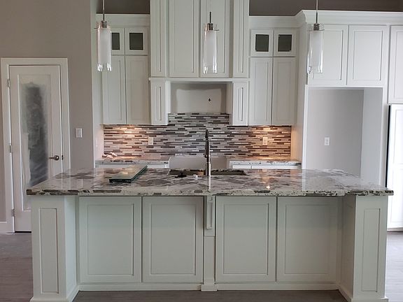 5th image of 2524 Cornell Ave