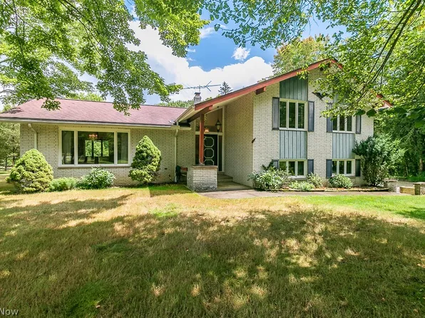 10781 Tibbetts Rd, Willoughby, OH 44094