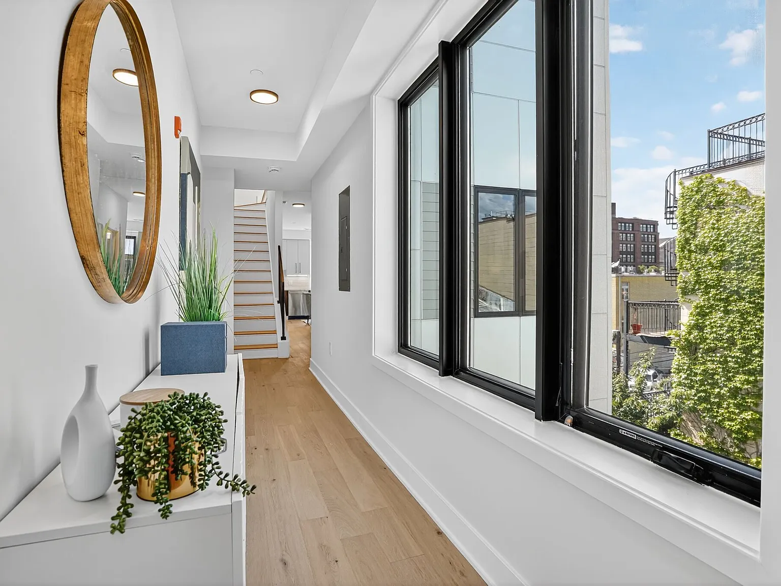 3 bed, 1200 sqft, $5,000 — Photo 2