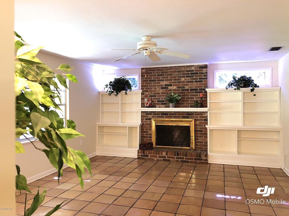 2nd image of 701 SE 51st Ave
