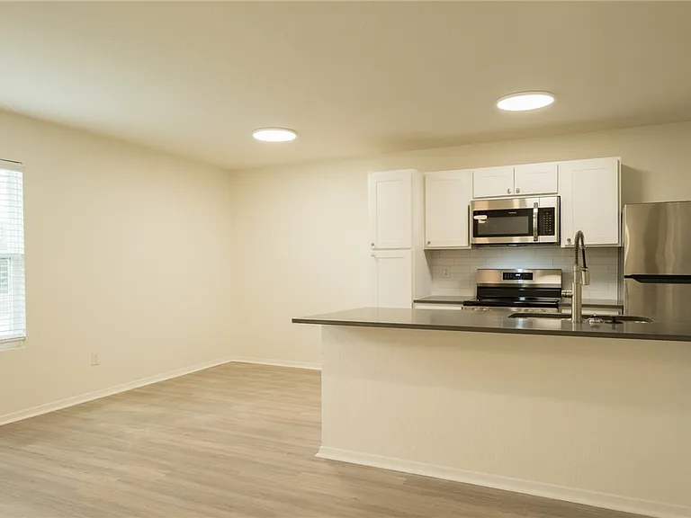 1501 Oakdale Cir #D — Photo 7