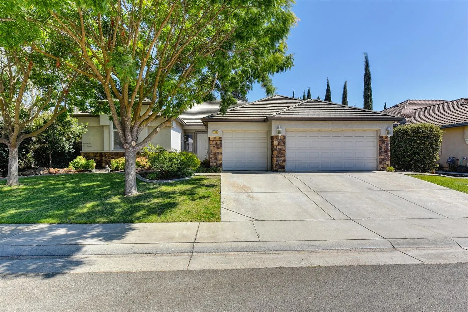 7831 Tigerwoods Dr photo 1