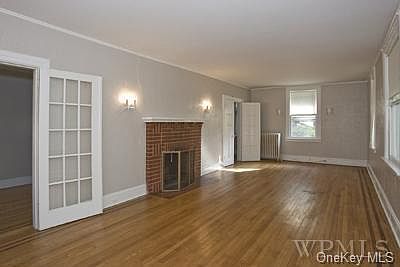 3rd image of 120 Soundview Ave