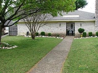 8069 Hummingbird Dr, Frisco, TX 75034