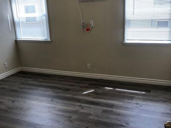 3rd image of 11142-50 Morrison St #44