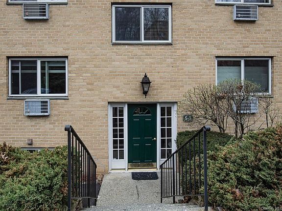 2nd image of 15 Scenic Dr APT U