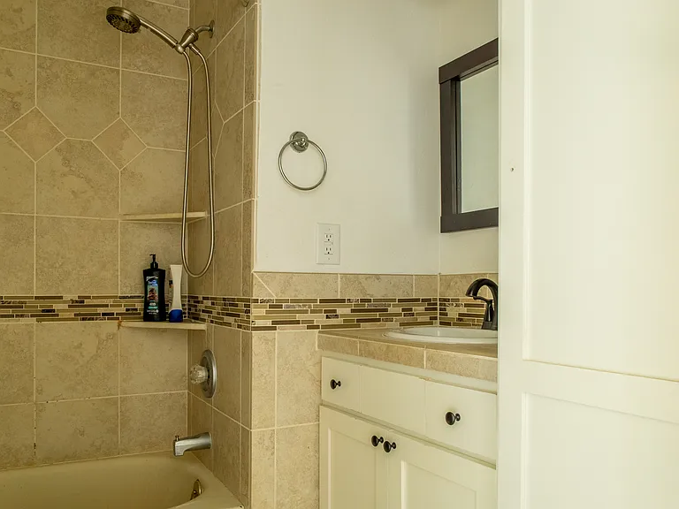 11690 Tabeaud Rd — Photo 12