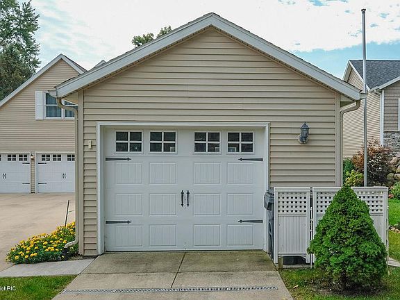 3rd image of 41 N Crooked Lake Dr