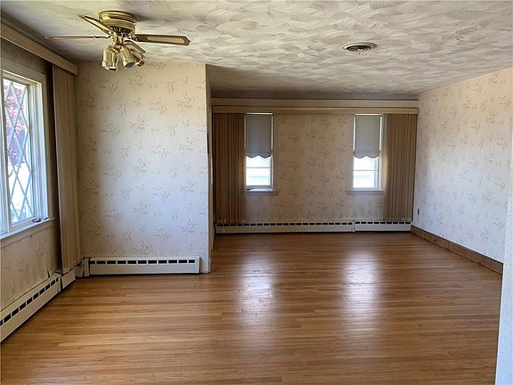 5th image of 105 Lyman Ave