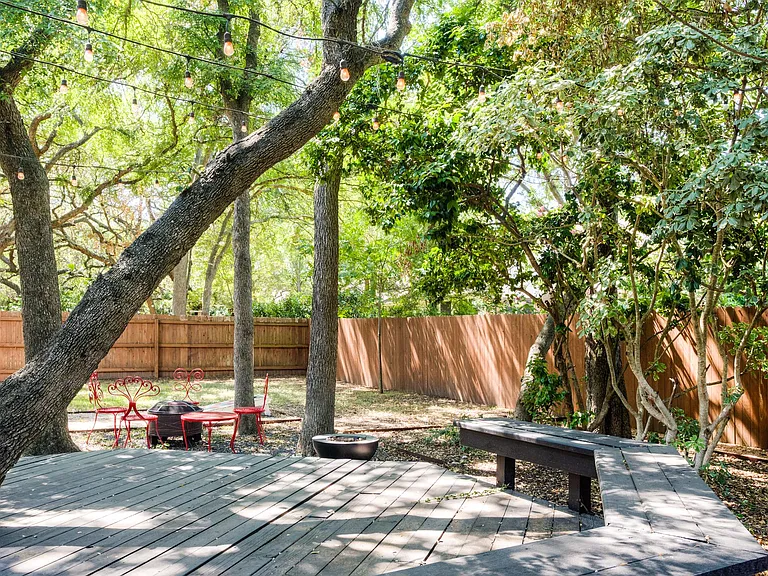 4131 Travis Country Cir — Photo 30