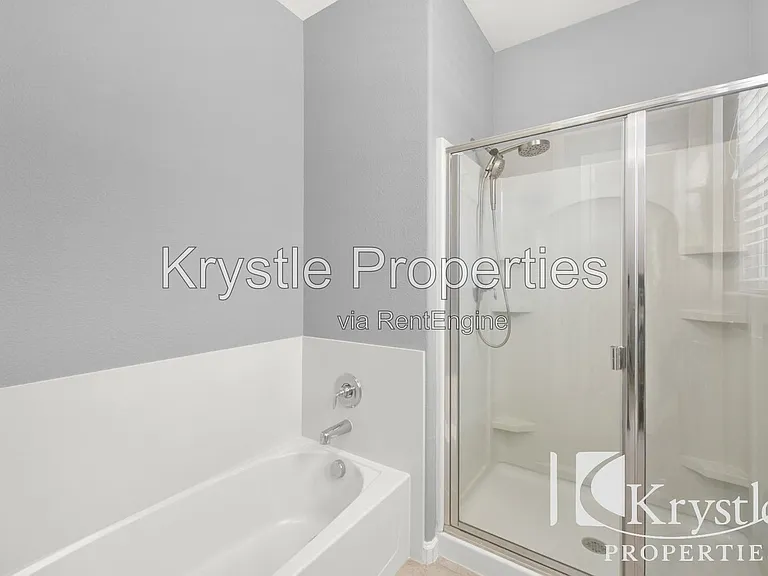 1649 Roma Dr — Photo 21