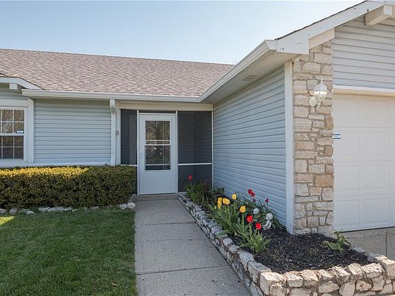 3rd image of 6330 Glen Shire Ln