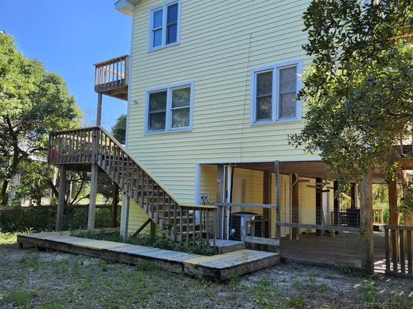 3903 W Emerald Dr, Emerald Isle, NC 28594