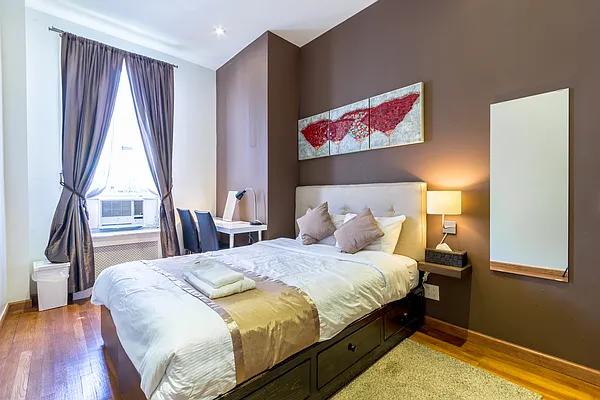 Rented by Townhouse Apartments | media 11