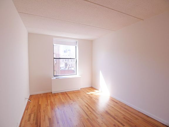 4th image of 94 E 4th St APT 708