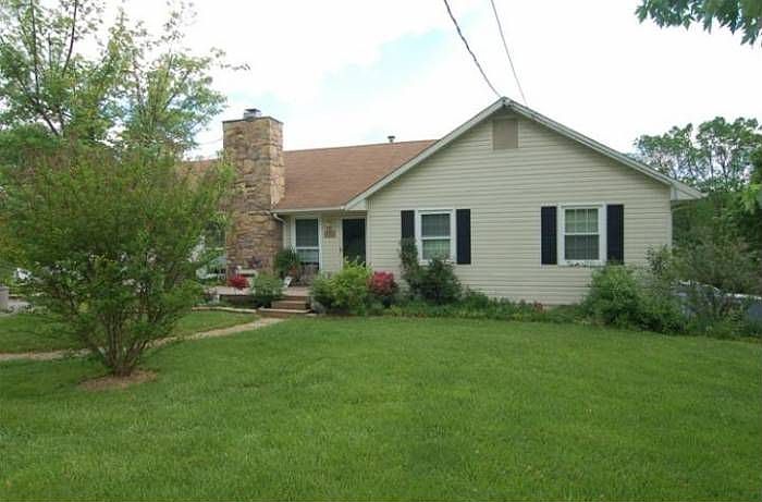 1st image of 252 Cambridge Dr