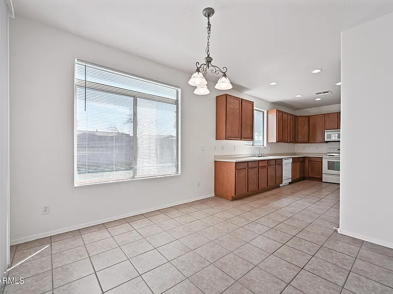 2513 E Flintlock Pl — Photo 4
