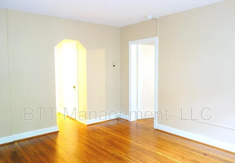 8409 Greenwood Ave #1 — Photo 1