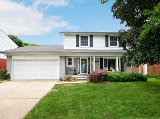 1127 Winthrop Dr, Troy, MI