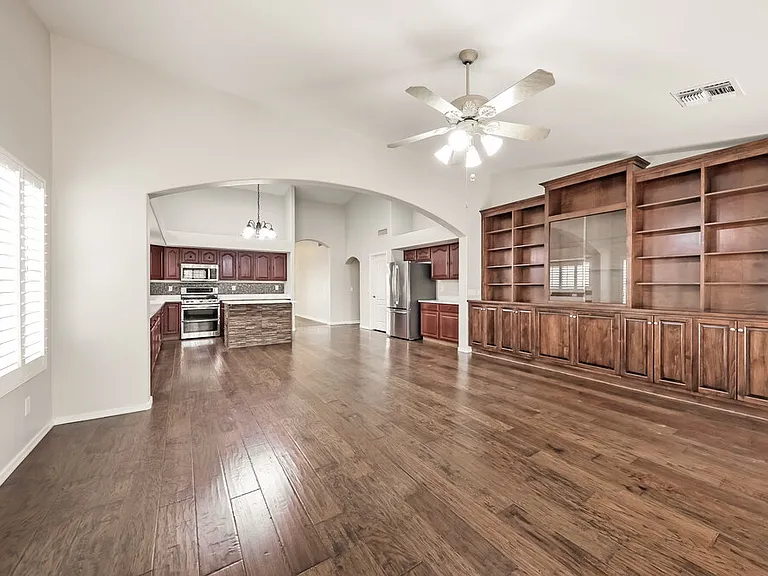 10014 W Irma Ln — Photo 8