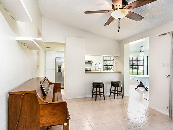 4th image of 2630 Bridle Dr