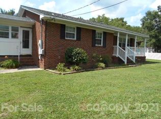 413 W 5th St, Oakboro, NC 28129