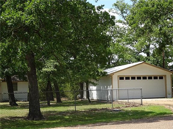 5th image of 424 Yegua Creek Ln
