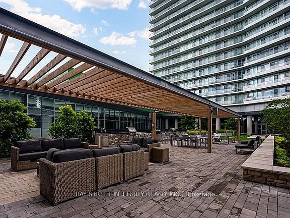 5th image of 117 McMahon Dr #303