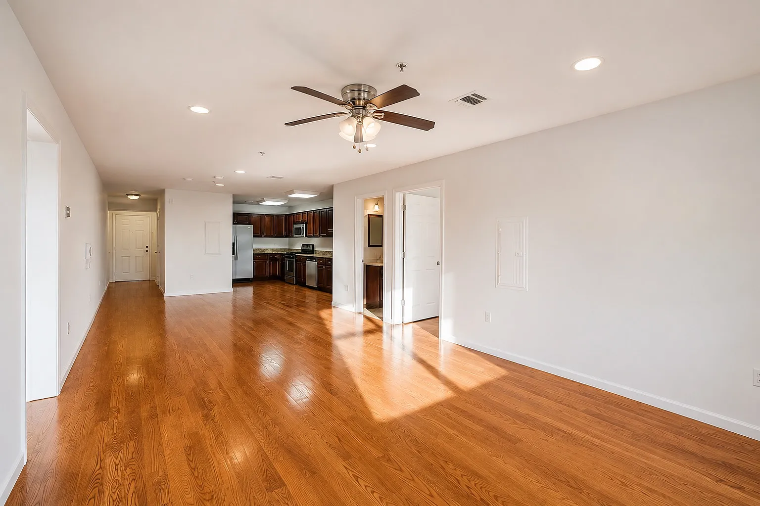 2 bed, 1223 sqft, $3,000 — Photo 1