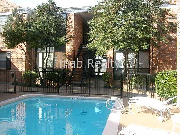 2nd image of 4709 McKinney Ave APT B