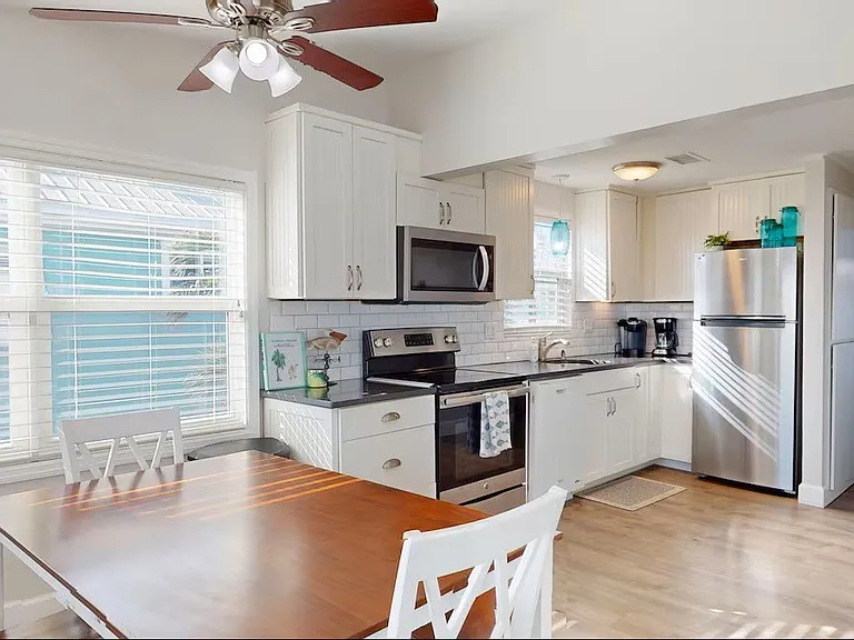 5560 Palmetto St — Photo 11