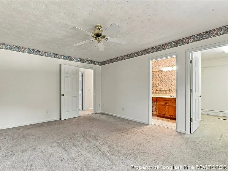 709 Essex Ct — Photo 14