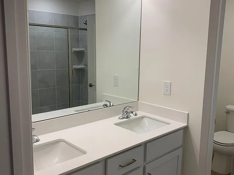 Master Bedroom Full Bath
