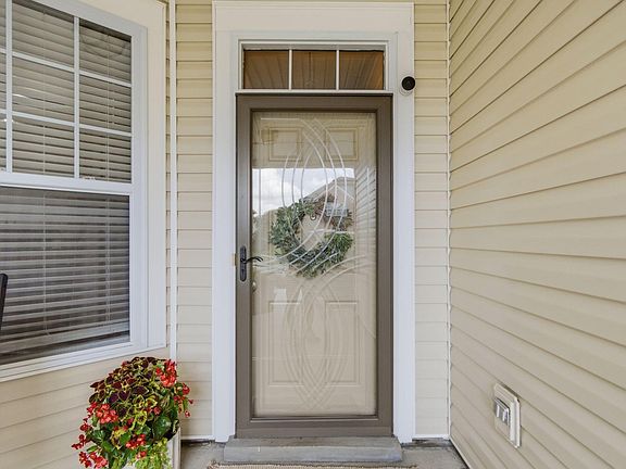 5th image of 105 Vale Ln