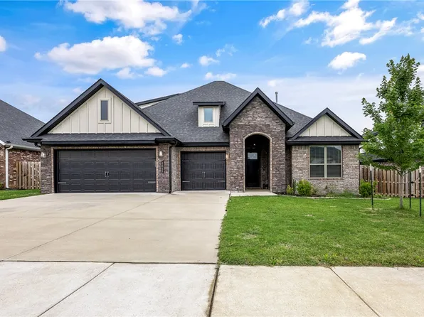 1411 Ocean Dr, Centerton, AR 72719