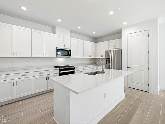 3rd image of 44320 Panther Dr