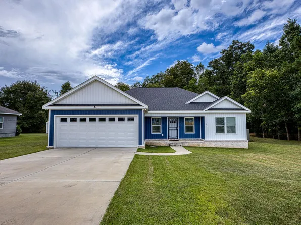 221 Northbrook Dr, Slocomb, AL 36375